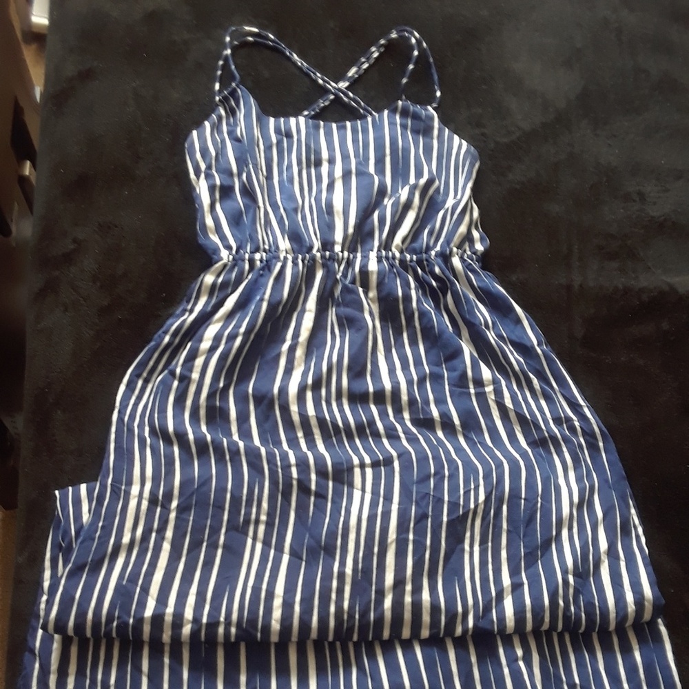 BANANA REPUBLIC  NAVY BLUE AND WHITE , CRISS CROSS